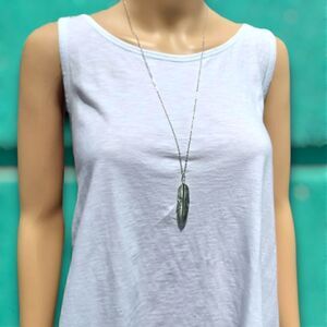 Feather  fashion necklace 